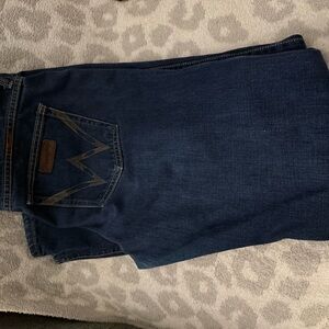 Woman’s Wrangler Cash Dark Blue Jeans